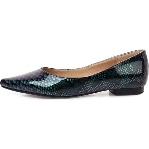 Women Flats Shoes Flat Ballet Shoes Pointed Toe Shallow Brand Snake Leather Loafers Shoes Slip On Women Flats Large Size 45 46