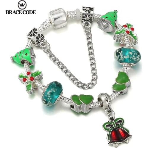 Alloy Christmas Tree Pendant With Luminous Bead String Ornaments, 2022 New Years Gifts For Men, Women Children Bracelets