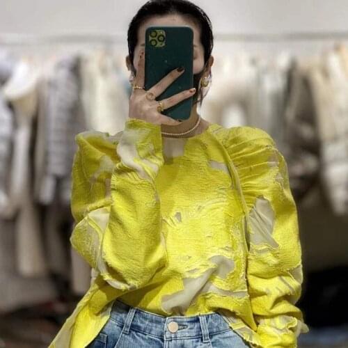 2021 spring new niche splicing western style puff sleeve shirt age reduction temperament round neck silk jacquard shirt women