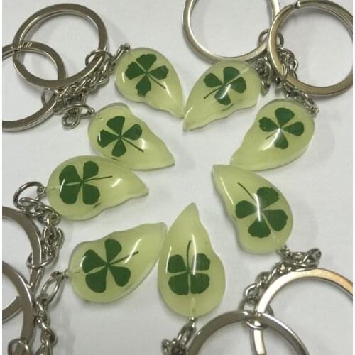 Free Shipping 10 PCS fashion real Four Leaf Clover Noctilucent Handmade Keychain