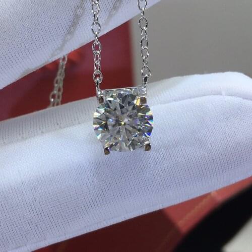 Silver Excellent Cut Diamond Test Passed 2 Carat D Color High Quality Moissanite Cow Head Pendant Necklace Silver 925 Jewelry