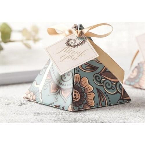 European Retro Style Pattern Triangular Pyramid Wedding Favors Candy Boxes with thank you tags Bomboniera Party Gift Box