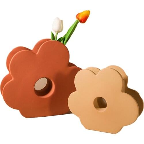 Nordic Creative Ceramic Flower Vase Table Decoration Vase For Home Living Room Wedding Modern Flower-Shaped Porcelain Flower Pot