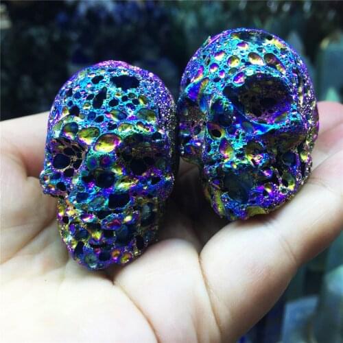 1pcs Lovely natural seven-color halo volcanic stone crystal hand carved skull crystal Christmas gift in beautiful colors