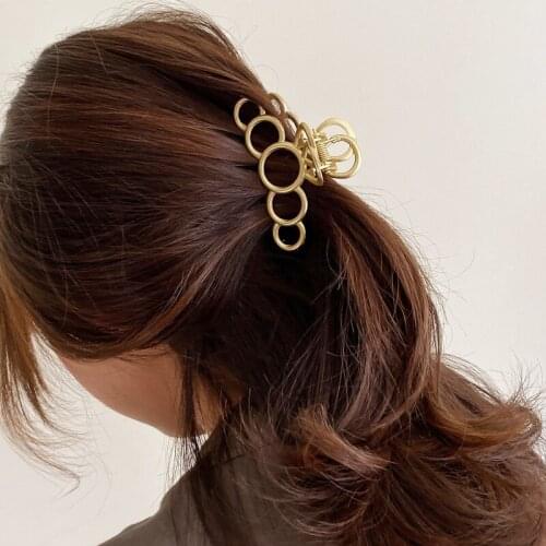 SRCOI Trendy Geometric Small Circle Women Hair Claw Clip Fashion Simple Hairpin Matte Metal Washing Tool Accessories For Girl