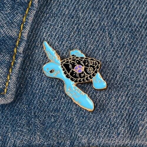 Sea Animals Enamel Pin Green Turtle Colored Jellyfish Undersea Adventure Custom Badge Lapel Brooch Childrens Jewelry Gift