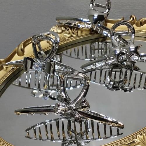 Catch clip South Koreas Dongdaemun Hair Catch the back of the head large shark clip alloy bow love net red 2021