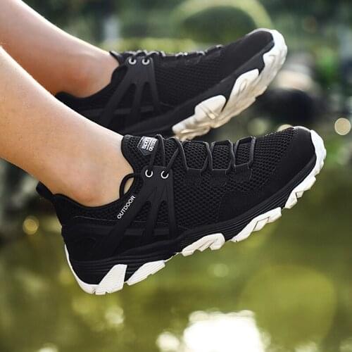 Men Outoor Hiking Fishing Shoes Mesh Brethable Waterproof Tourism Sports Hunting Shoes Outdoors Climbing Camping Shoes