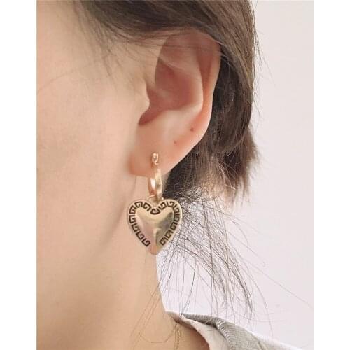 Gorgeous Gold Color Plating Textured Heart Charm Hoop Earrings For Women Vintage Bohemia Elegant Modern Chic Jewelry Accessory