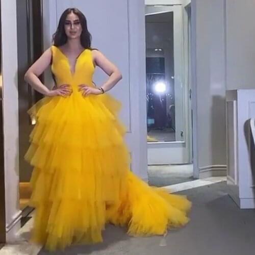 2020 Yellow Tulle A-Line Tiered Dresses Party Dress V-Neck Sleeveless Long Train Illusion Wedding Dress Real Photo WD30630