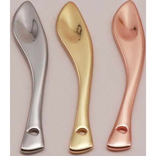 Metal Makeup Spatula Cosmetic Spatula Scoops Curved Scoop Makeup Facial Cream Spoon Eye Cream Stick Face Body Makeup Toiletries