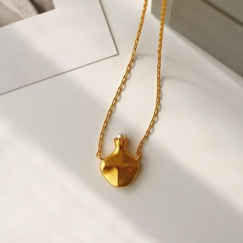 Real Pearl Bottle Charm Necklaces Brass With 18K Gold Runway T Show Party Designer Gown Top Gothic Ins Japan Korean Trendy