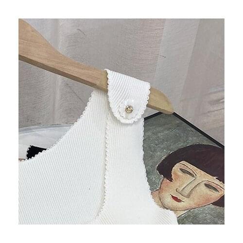 2021 Spring and Summer Fresh Lace Trim Sweet Daisy Button Knitted Vest Women Lace Square Collar Top