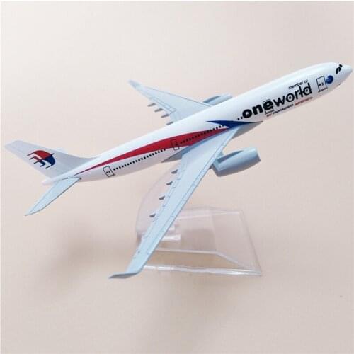 16CM 1:400 Scale Airplanes MAS Malaysia Airlines Airbus A330 plane Model Diecast Metal Aircraft Gifts Collectible Display