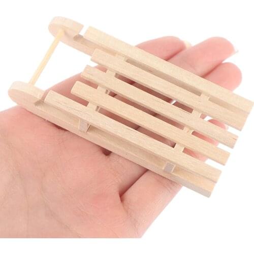 1/12 Dollhouse Miniature Mini Wooden Christmas Sleigh Model Toy House Model DIY Accessory 8.5x3.2x1.5cm