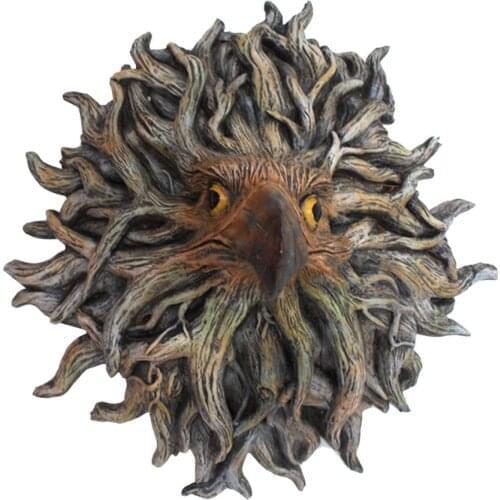 Eagle Face Tree Hugger Resin Animal Face Tree Sculpture Artwork Outdoor Garden Peeker Whimsical Statue Home Wall Art