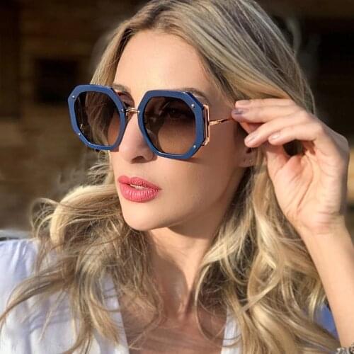 2021 Fashion Stylish Women Polygon Style Rivets Sunglasses Vintage Oversized Womens Brand Design Sun Glasses Oculos De Sol