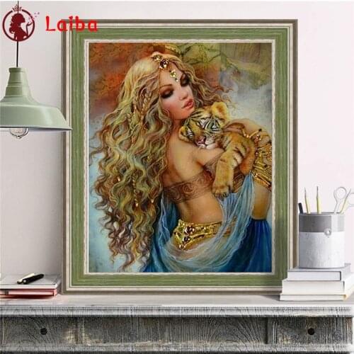 DIY Diamond Painting Sexy blonde woman and cute little tiger Diamond Mosaic Full Drill Square round Cross Stitch Handmade Hobby