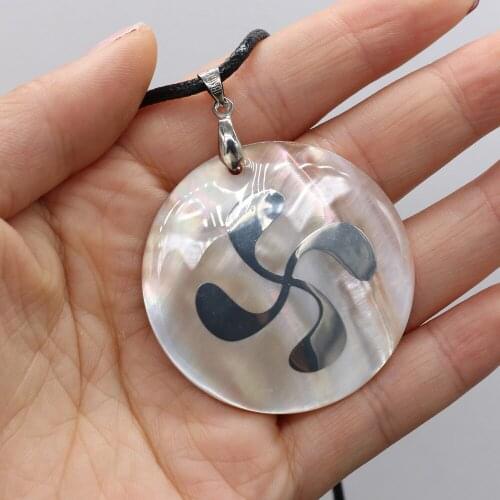 Natural Shell Necklace With Round Pendant Leather Cord 2MM Charms For Elegant Women Love Romantic Gift