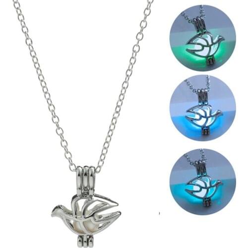 Free Bird Luminous Natural Stone Pendant Necklaces Glow In the Dark Necklace Classic Delicacy Chain Vintage Women Jewelry Gifts