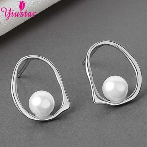 2020 Small Womens Simulation Pearl Earrings Fashion Bohemian Style Pearl Earrings Charm Fashion Jewelry New Year Gift Punching