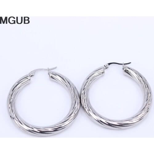 30-50mm size selection gold color Stainless steel popular hollow earrings Lightweight Women cute hot earrings LH391