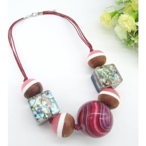 High Class Grey Shell Resin Cubic and Red Round Tribal Pattern Fabric Wrapped Large Beaded Fashion Necklace Women`s Jewellery
