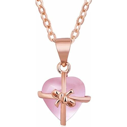 China Natural Jade Pink Hand Carved Love Pendant Fashion Boutique Jewelry Pink Agate Necklace Popular Gift