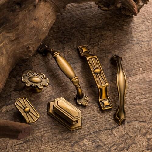 Retro Antique Bronze Cabinet Handles Drawer Pulls Vintage Drawer Knobs Wardrobe Door Handles European Furniture Handle Hardware