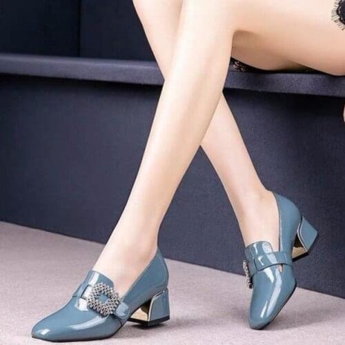 2021 British Style Women Work Shoes Thick Heel Single Shoes Joker High Heels Square Head Womens Shoes Patent Leather Rhinestone