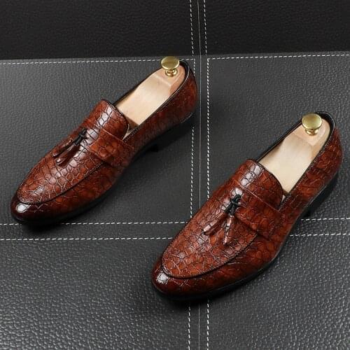 2019 Mens New charm crocodile print tassels Loafers shoes fashion designer Dress Wedding Party prom Flats Casual shoes