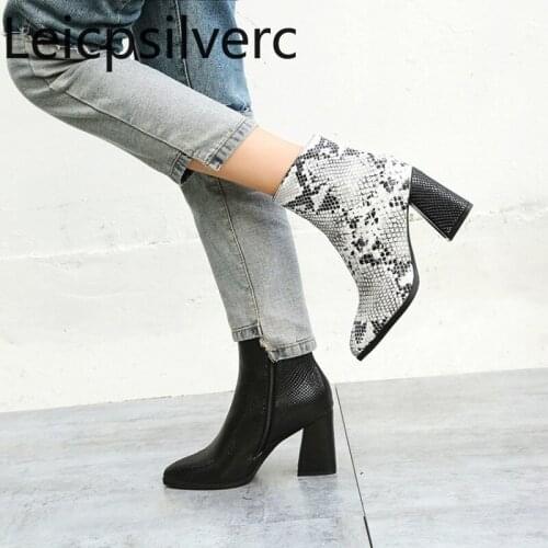 Womens Boots The New winter Color matching fashion zipper High heel Ankle boots Womens shoes plus size 32-43 Heel Height 8cm