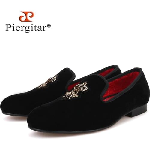 Piergitar bees Indian silk embroidery men velvet shoes fashion men loafers for wedding and party mens casual shoes plus size
