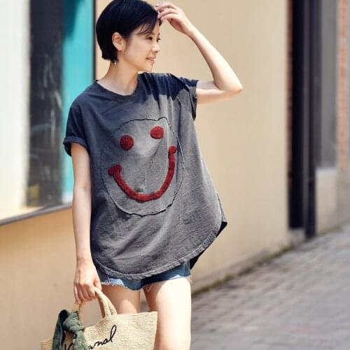 MICOCO T1393C Literature and art Water washing Cotton patch flocking Smiling face Short front and long back short sleeves T