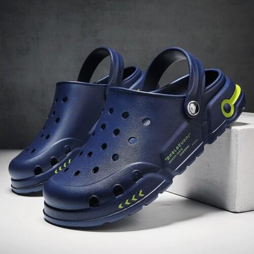 Sandals men’s Outdoor Sandals platform Personality Kitchen Beach Wear Resistant EVA Flat men casual shoes