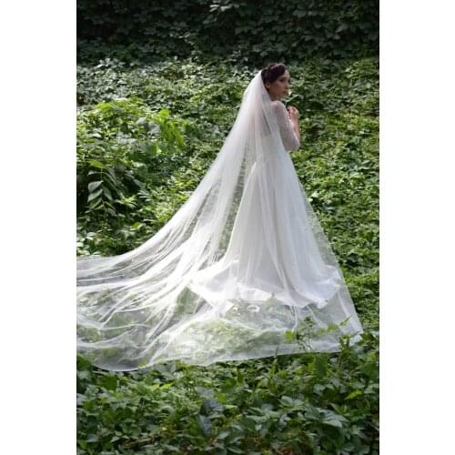 Simple One-Layer Wedding veil Cut Edge Floor , Chapel ,Cathedral Length Soft Tulle Veil Metal Comb