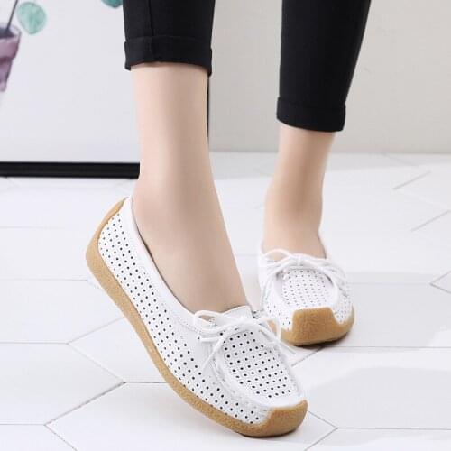 Women Hole Shoes Womens Leather Slip on Flats Shoes Vulcanized Breathable Soft Women Driving Loafer Flat Shoes