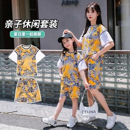 Mother Daughter Summer Beach Family Looks Family Matching Printed Clothing Mom Girls T-shirt Shorts Clothes Set