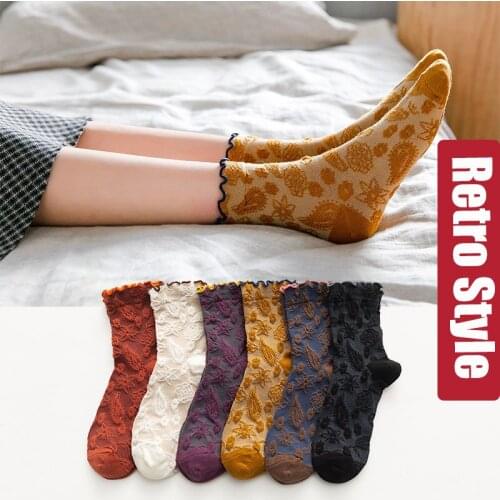 Autumn Winter Women Fashion Cotton Three-dimensional Flower Socks Curled Knitted Retro Style Ruffle Flowers Pattern Socks Female