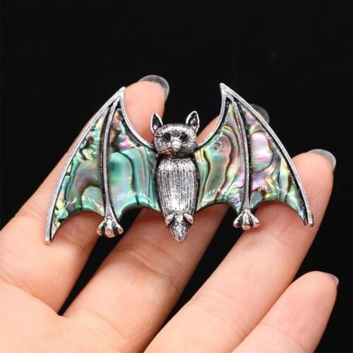 Vintage Bat Shape Metal Brooches Alloy Pins for Fashion Alloy Dress Coat Jewelry Accessory Womens Brooch Gifts