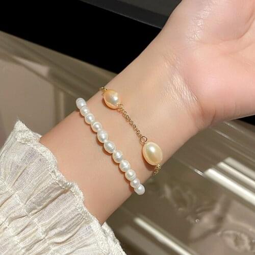 Alloy Imitation Pearl Women Bracelets On Hand Chain Bangles Jewelry Korean Fashion Female Popular Vintage Classic Casual Girls