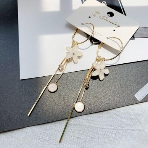 Women Long Simple Temperament White Petal Pearl Tassel Long Earrings Earrings Women