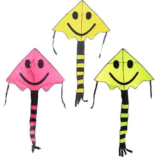 Free shipping high quality smiling face kite 20pcs/lot child kite nylon ripstop kite with handle line weifang kite factory