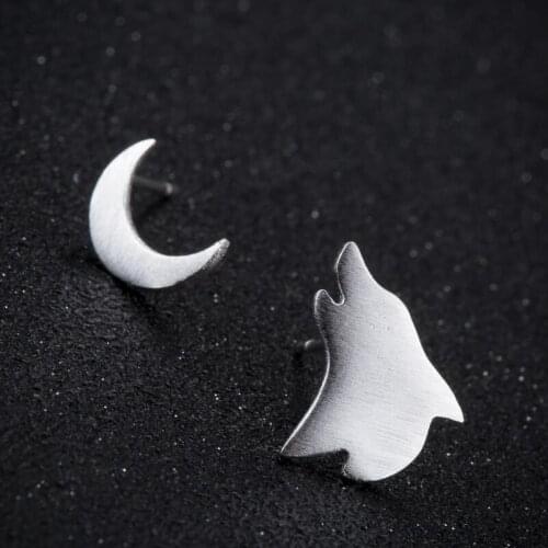 Hfarich White Howling at the Ear Studs Wolf and Moon Stud Earrings Spirit Animal Jewelry ED206 New Year Gift