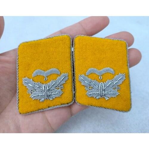PAIR WWII German Luftwaffe Flight Fallschirmjager Leutnant Collar Tabs