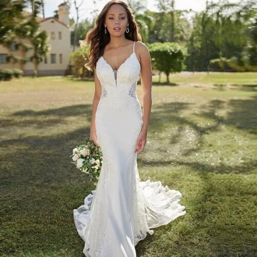 Hot Sale 2021 Elegant Mermaid Lace Backless Bridal Wedding Dresses V Neckline with Straps Wedding Gowns for Bride Court Train