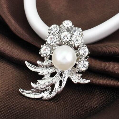 Elegant Innovative Big Simulated Pearl Rhinestone Flower Silver-color Brooches for Women Brooch Pins Jewelry