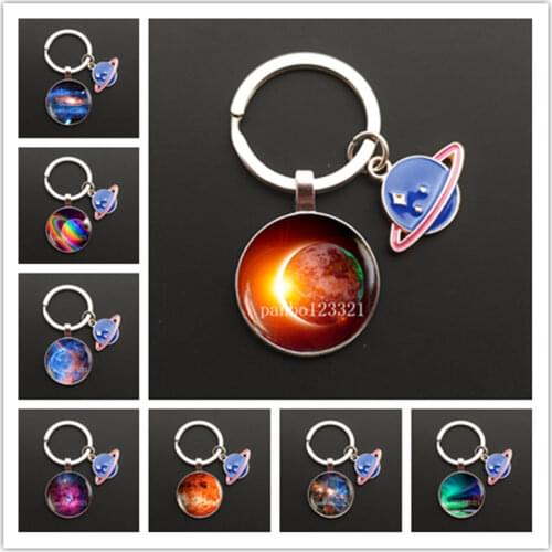 New Earth Moon Star Planet Keychain Fashion Metal Glass Jewelry Keychain Cosmic Nebula Galaxy Pendant Gifts for Men and Women