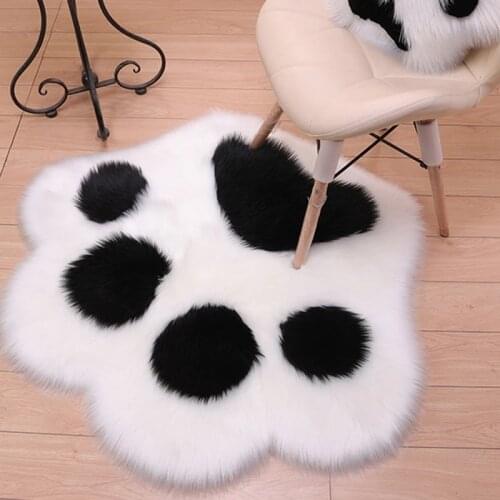 Creative Cute Bear Paw Shape Plush Carpet Home Living Room Bedroom Desk Foot Mats Shaggy Fluffy Bear Paw Rug Bedside Carpet
