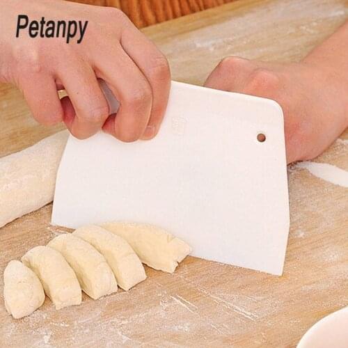 2pcs/ lot Kitchen Cutter Cake Spatulas Cake Pastry Spatulas Butter Scraper Trapezoidal Scraper Cake Tools Plastic Dough Scraper